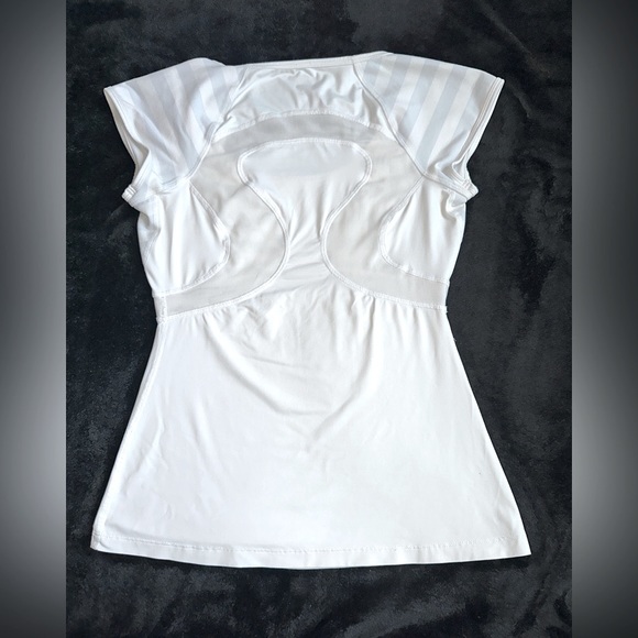 🍋 Lululemon Size 6 Short Sleeved Top - Picture 2 of 6